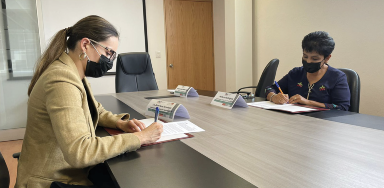 En una reunión realizada el pasado 1 de julio, firmamos un convenio de colaboración para trabajar en conjunto en el proyecto de Certificación para la Justicia en México, con el cual estaremos colaborando para la certificación de las competencias y habilidades del personal defensor de la Defensoría Pública de San Luis.
